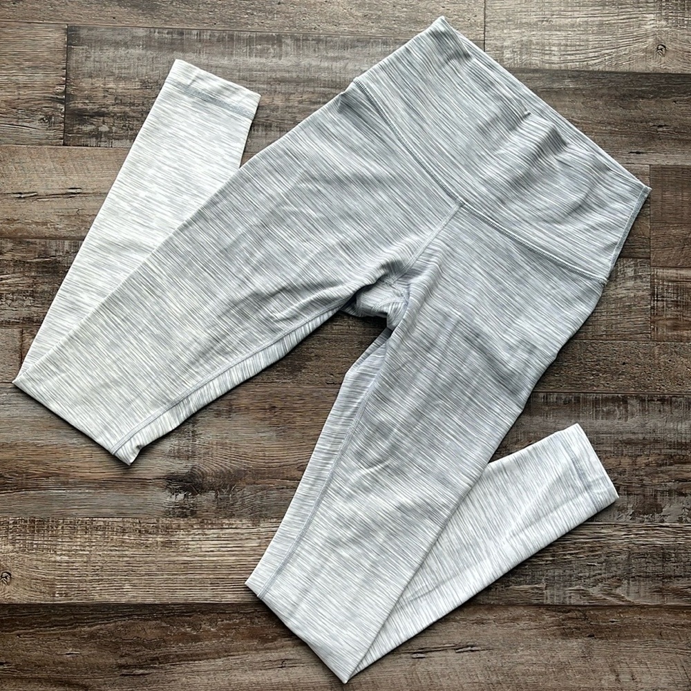 Lululemon leggings🩶